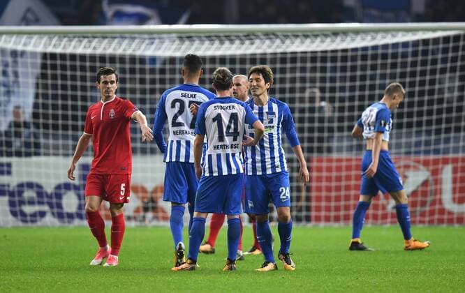 Soccer Mens Season 2017 2018 UEFA Europa League Group J 4 Gameday Hertha BSC Sorja Luhansk v Artem Gordiyenko Sorja Luhansk Davie Selke Hertha BSC Valentin Stocker Hertha BSC Genki Haraguchi Hertha BSC Pal Dardai Palko Junior Hertha BSC Cheers after the final whistle 02 11 2017 Copyright: xMatthiasxKochx