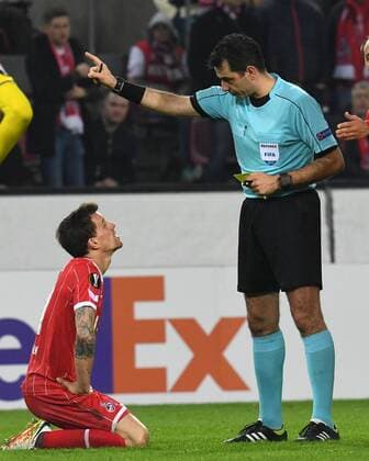 Soccer Men UEFA Europa cup Season 2017 2018 FC Koeln vs FC BATE Borisov 02 11 2017 Rheinenergiestadion Cologne Simon Zoller FC Koeln Aleksandar Stavrev Referee
