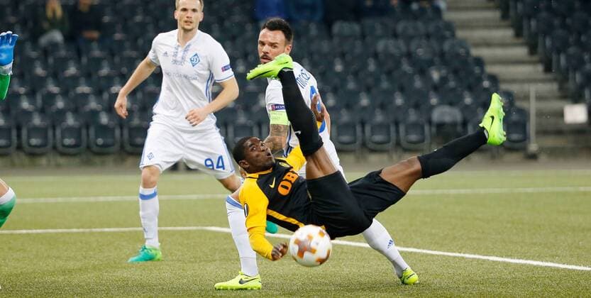 02 11 2017 Stade de Suisse Bern SWITZERLAND Season 2017 2018 Men Soccer European League BSC Young Boys Bern Dynamo Kiev Roger Assale Young Boys