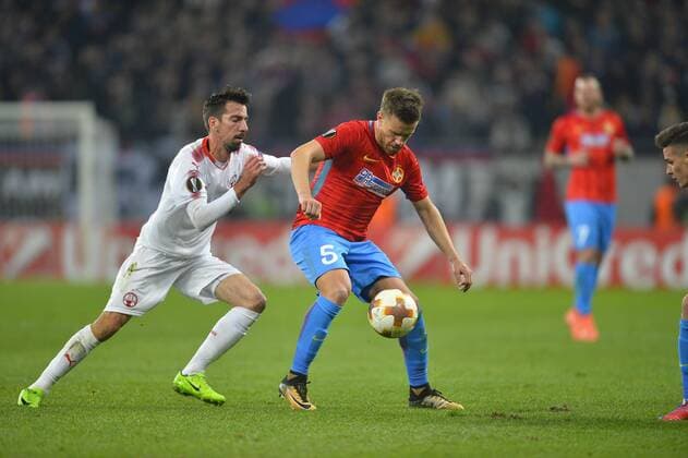 November 2, 2017 - Bucharest, Romania - Hapoel s Isaac Cuenca vies FCSB s Mihai Pintilii during the UEFA Europa League group G football match Steaua Bucharest FCSB v Hapoel Beer-Sheva FC in Bucharest, Romania on November 2, 2017. Steaua Bucuresti v Hapoel Be er Sheva - UEFA Europa League  - ZUMAn230 20171102_zaa_n230_276 Copyright: xAlexxNicodimx