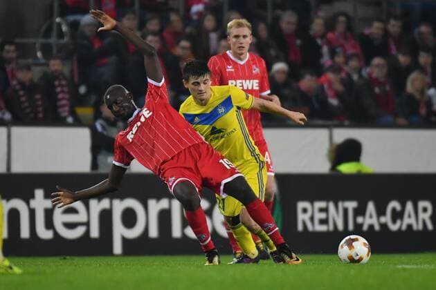 GER 1 FC Köln GER vs BATE Borisov BLR 02 11 2017 RheinEnergieSTADION Cologne Europe Leaque Group Stage 4 Gameday GER 1 FC Köln GER vs BATE Borisov BLR pictured Sehrou Guirassy 19 1 FC Koeln is fouled by Stanislav Dragun 21 Bate Borisov nordphotox xMeuter nordphoto 00351