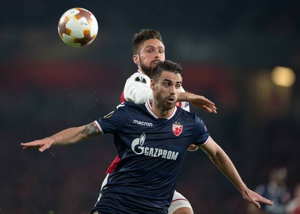 Olivier Giroud of Arsenal and Damien Le Tallec of Red Star Belgrade during the UEFA Europa League group H match between Arsenal and Red Star Belgrade at the Emirates Stadium, London, England on 2 November 2017. Copyright: xVincexMignottx 17500028