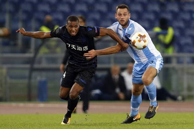 Italy: Lazio v Nice - UEFA Europa League (L-R) Alassane Plea of Nice in duel with Stefan De Vrij of Lazio during their UEFA Europa League Group K soccer match at the Olympic stadium in Rome. Rome Italy Olympic Stadium  GiampieroxSpositox xPacificxPress