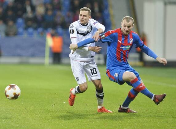 From left Mattia Bottani of Lugano and Michael Krmencik of the Czech football team Viktoria Plzen in action during the match Swiss Lugano vs Viktoria Plzen in the 4th round of the Europa League in Group G in Pilsen, Czech Republic, November 2, 2017. (CTKxPhoto MiroslavxChaloupka) CTKPhotoP201711021179401  cha01