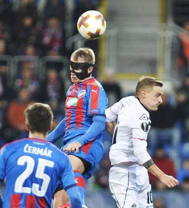 From left Ales Cermak, David Limbersky of the Czech football team Viktoria Plzen and Mattia Bottani of Lugano in action during the match Swiss Lugano vs Viktoria Plzen in the 4th round of the Europa League in Group G in Pilsen, Czech Republic, November 2, 2017. (CTKxPhoto MiroslavxChaloupka) CTKPhotoP201711021215901  cha11
