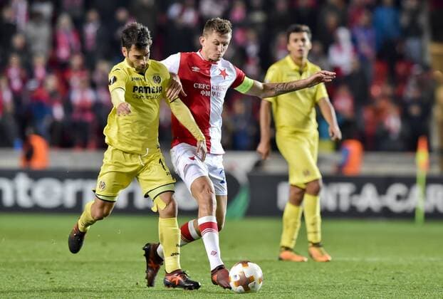 From left MANUEL TRIGUEROS of Villarreal and TOMAS NECID of Slavia in action during the UEFA European Soccer League group A 4th round match between Villarreal and Slavia Prague at the Eden stadium in Prague, Czech Republic, November 2, 2017. (CTKxPhoto VitxSimanek) CTKPhotoP201711021120601  VIS 011
