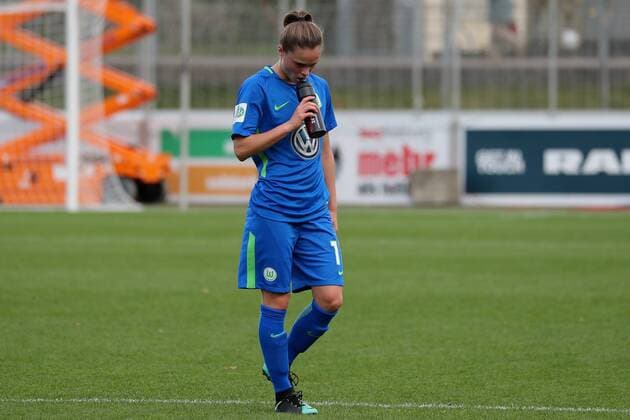 Ewa Pajor Wolfsburg 17 disappointed with the defeat disappointment after the final whistle lost losers frustration disappointed pessimistic football alliance women Bundesliga SC Freiburg VfL Wolfsburg xozx