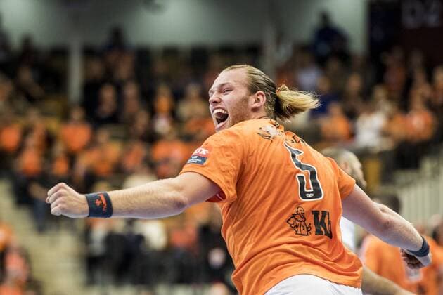 171104 Kristianstads Arnar Freyr Arnarsson jublar under handbollsmatchen i Champions League mellan Kristianstad och Vardar den 4 november 2017 i Kristianstad .  Copyright: PETTERxARVIDSON BB171104PA005