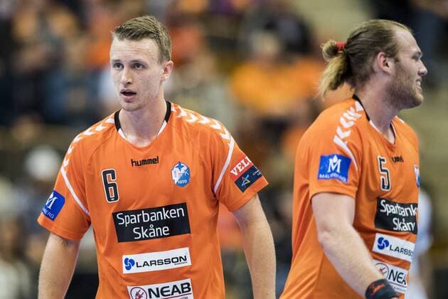 171104 Kristianstads Philip Henningsson under handbollsmatchen i Champions League mellan Kristianstad och Vardar den 4 november 2017 i Kristianstad .  Copyright: PETTERxARVIDSON BB171104PA035