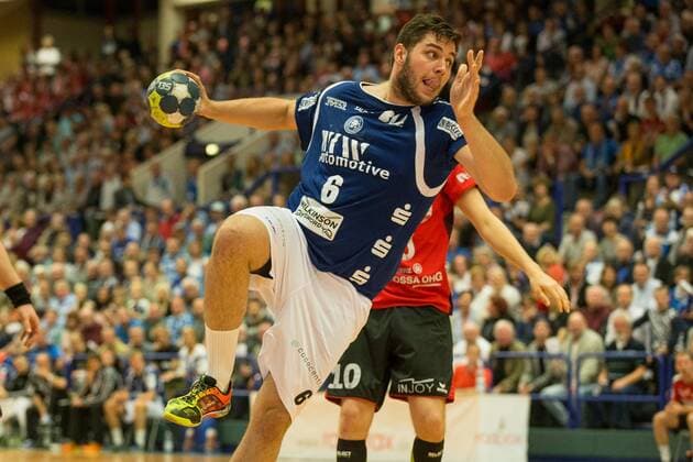Leos Petrovsky 6 Bergischer HC at the throw Bergischer HC vs HSG Nordhorn Lingen Handball 2 Bundesliga 04 11 17 Solingen NRW Germany Klingenhalle Copyright: xcdnx