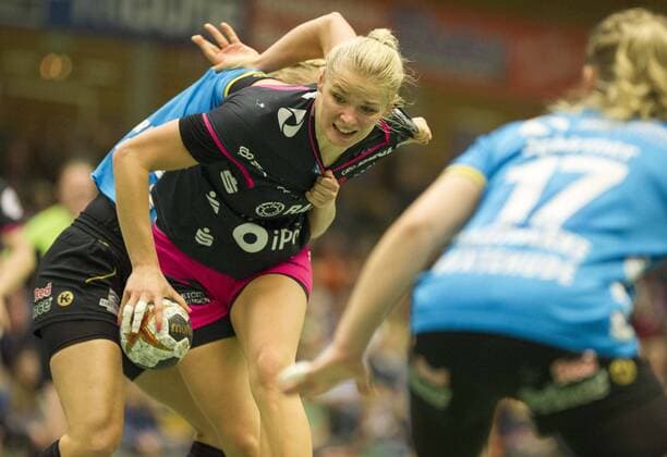 Buxtehuder SV vs TuS Metzingen Handball DHB Cup 04 11 17 Shenia Minevskaja Nr 13 TuS Metzingen Buxtehuder SV vs TuS Metzingen xtsx