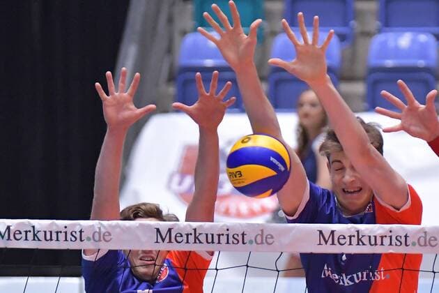 04 11 2017 xtkx Volleyball Men United Volleys Frankfurt TSV Herrsching emspor v l Patrick Steuerwald United Volleys Tobias Krick United Volleys Frankfurt