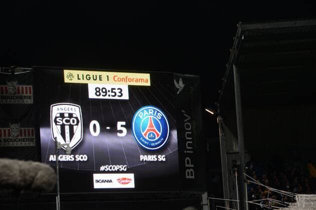 ILLUSTRATION ECRAN GEANT SCORE FINAL FOOTBALL Angers vs Paris SG Ligue 1 Conforama 04 11 2017 AnthonyBIBARD FEP Panoramic 