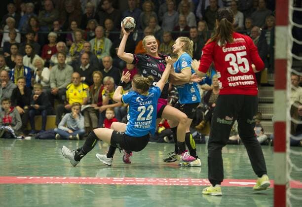 Buxtehuder SV vs TuS Metzingen Handball 1 Bundesliga 04 11 17 Shenia Minevskaja Nr 13 TuS Metzingen Buxtehuder SV vs. TuS Metzingen xtsx