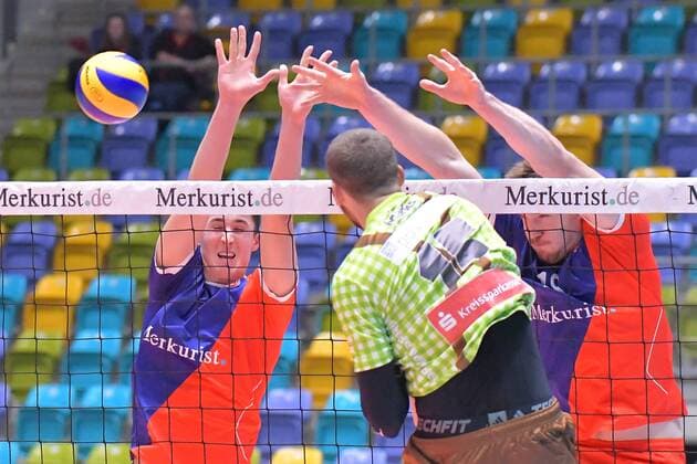 04 11 2017 xtkx Volleyball Men United Volleys Frankfurt TSV Herrsching emspor v Georg Escher United Volleys Christoph Marks Herrsching Frankfurt
