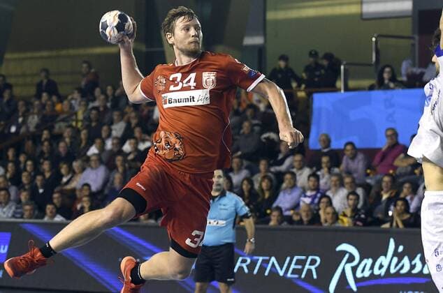 Komogorov Vitaly of Dinamo Bucarest in action against Ademas Leon during their Champions League handball match played in Leon, Spain, 04 November 2017. ADEMAR LEON vs DINAMO BUCAREST !ACHTUNG: NUR REDAKTIONELLE NUTZUNG!  Copyright: xJ.xCASARESx GRA016 20171104-636454273703994093