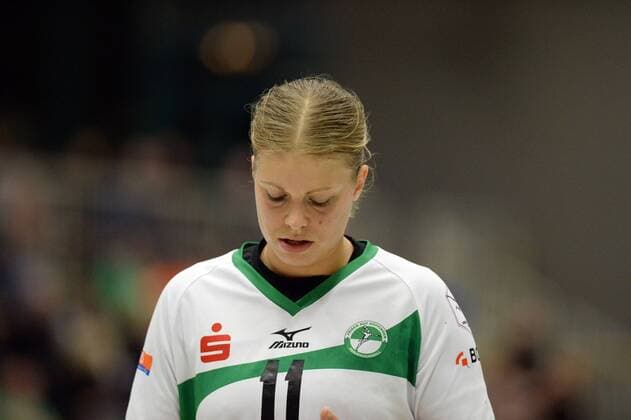 Michaela Hrbkova Fresh On Goeppingen disappointed frustrated Emotion Handball DHB Pokal 3 Round Women HSG Bad Wildungen Vipers vs Frisch On Goeppingen 04 11 2017 Bad Wildungen Copyright: xEibner-Pressefoto RolandxSippelx EP_RSL