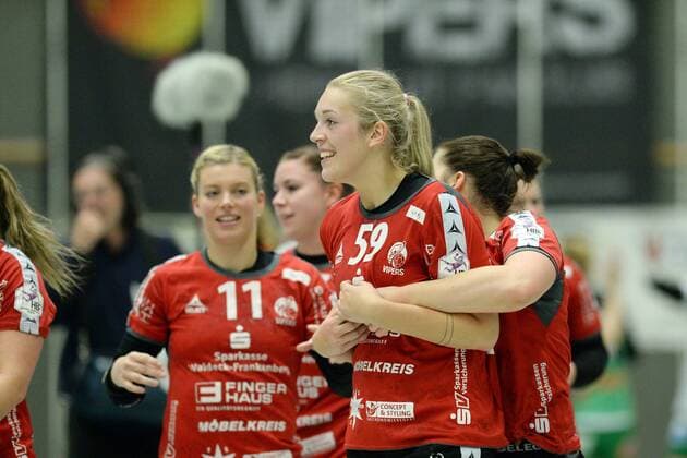Jubel after the victory Lisa Marie Price HSG Bad Wildungen Vipers front Miranda Schmidt Robben HSG Bad Wildungen Vipers L Handball DHB Cup 3 Round Women HSG Bad Wildungen Vipers vs Frisch On Goeppingen 04 11 2017 Bad Wildungen Copyright: xEibner-Pressefoto RolandxSippelx EP_RSL