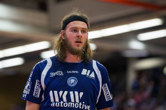 Fabian Gutbrod 22 Bergischer HC Bergischer HC vs HSG Nordhorn Lingen Handball 2 Bundesliga 04 11 17 Solingen NRW Germany Klingenhalle Copyright: xcdnx