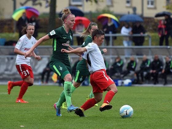 05 11 2017 xhbx Football 1 Bundesliga Women 1 FFC Frankfurt SV Werder Bremen emspor v Lina Hausicke SV Werder Bremen Women Kumi Yokoyama 1 FFC Frankfurt Frankfurt am Main