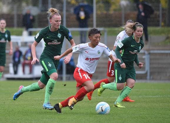 05 11 2017 xhbx Football 1 Bundesliga Women 1 FFC Frankfurt SV Werder Bremen emspor v Lina Hausicke SV Werder Bremen Women Kumi Yokoyama 1 FFC Frankfurt Frankfurt am Main