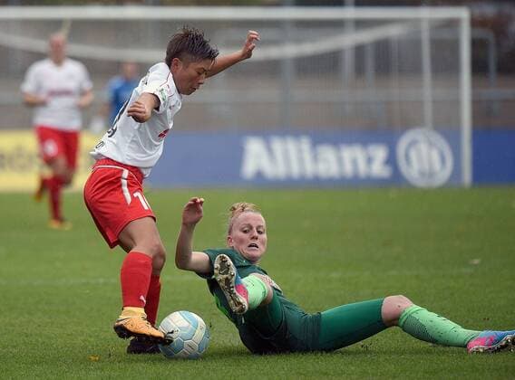 05 11 2017 xhbx Football 1 Bundesliga Women 1 FFC Frankfurt SV Werder Bremen emspor v Kumi Yokoyama 1 FFC Frankfurt Lina Hausicke SV Werder Bremen Women Frankfurt am Main
