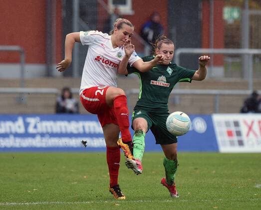 05 11 2017 xhbx Football 1 Bundesliga Women 1 FFC Frankfurt SV Werder Bremen emspor v l Laura Stoerzel 1 FFC Frankfurt Cindy King SV Werder Bremen Women Frankfurt am Main