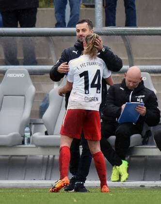 05 11 2017 xhbx Football 1 Bundesliga Women 1 FFC Frankfurt SV Werder Bremen emspor v l Torjubel Goal celebration celebrate the goal 2 0 Coach Niko Arnautis 1 FFC Frankfurt Jackie Groenen 1 FFC Frankfurt Frankfurt am Main