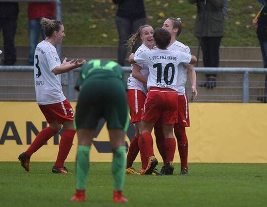 05 11 2017 xhbx Football 1 Bundesliga Women 1 FFC Frankfurt SV Werder Bremen emspor v l Torjubel Goal celebration celebrate the goal 2 0 by Jackie Groenen 1 FFC Frankfurt Frankfurt am Main