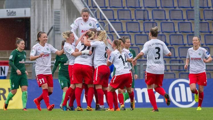 The players of 1 FFC Frankfurt with Torjubel Jubel Delighted the Goal to 1 0 Soccer Allianz Women Bundesliga 1 FFC Frankfurt SV Werder Bremen xobx