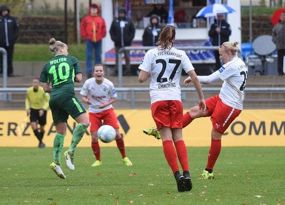 05 11 2017 xhbx Soccer 1 Bundesliga Women 1 FFC Frankfurt SV Werder Bremen emspor v l Goal scored Goal to the 4 0 Pia Sophie Woller SV Werder Bremen Women Alexandra Emmerling 1 FFC Frankfurt Lise Munk 1 FFC Frankfurt Frankfurt am Main
