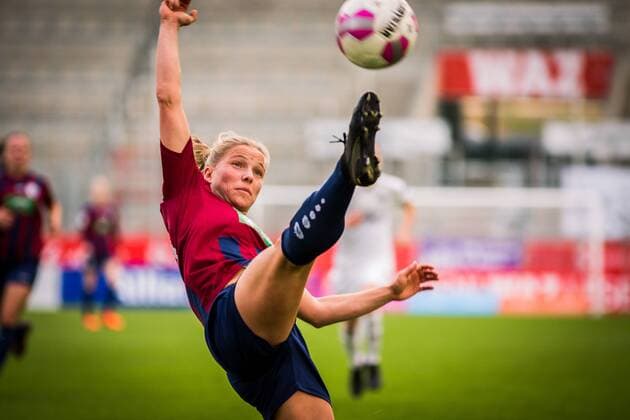 GER AFBL SGS Essen vs Turbine Potsdam 05 11 2017 Stadion Essen Essen GER AFBL SGS Essen vs Turbine Potsdam in picture picture shows Tabea Kemme Turbine Potsdam 21 is no longer on the ball nordphotox xRauch nph00251