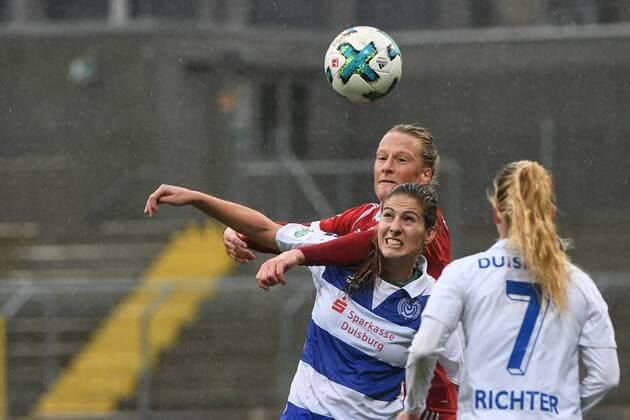 Melanie Behringer FC Bayern Munich FCB 7 Pia Rijsdijk Duisburg 25 in header Duel duel tackle Dynamics Action Action Soccer Allianz Women Bundesliga FC Bayern Munich MSV Duisburg xslx
