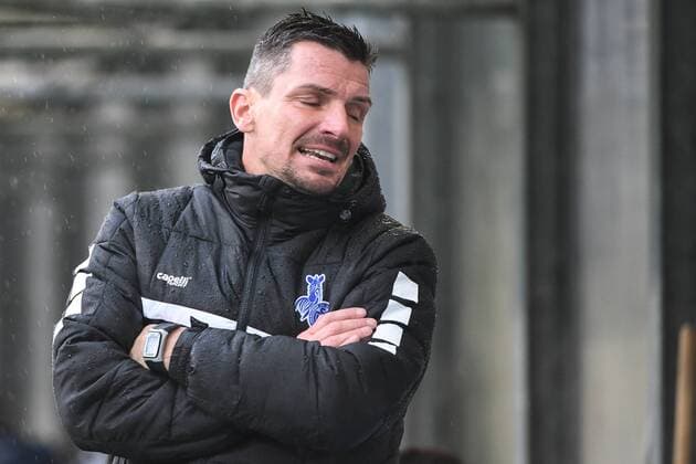 Coach Christian Franz Pohlmann Duisburg disappointed looking disappointment frustration disappointed pessimistic single action Action Portrait Portrait Football Allianz Women Bundesliga Bayern Munich MSV Duisburg xslx