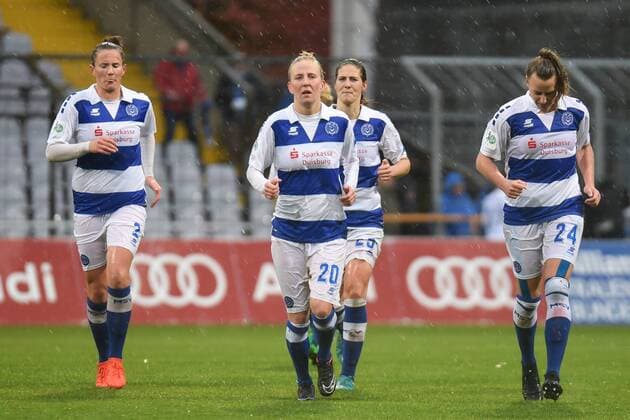 disappointed players of the MSV Duisburg Duisburg players with drooping heads looking disappointed after the game has ended disappointment frustration disappointed pessimistic football alliance women Bundesliga Bayern Munich MSV Duisburg xslx