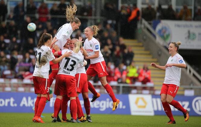 05 11 2017 xcex Germany Frankfurt Football Womens Football Alliance Women Bundesliga Season 2017 2018 1 FFC Frankfurt SV Werder Bremen Torjubel FFC Frankfurt Cheers Joy Emotions