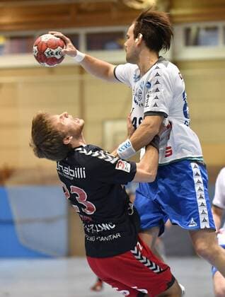 05 11 2017 Handball Season 2017 2018 3 League Men HC Erlangen HCE II TV Großwallstadt Magnus Hayn 23 HC Erlangen II left Andre Göpfert 89 TV Großwallstadt right
