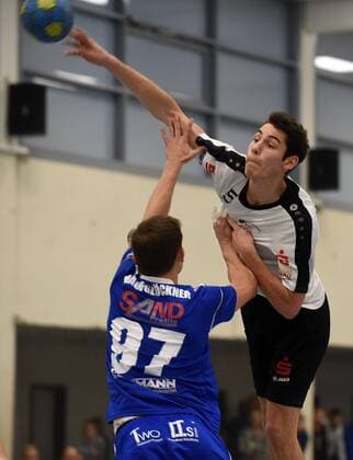 05 11 2017 xpsx Handball A Youth 1 Bundesliga HSG Hanau TVG Junior Academy v Tim Timglöckner TVG Nino Jedinak Hanau Hanau Hessen Germany