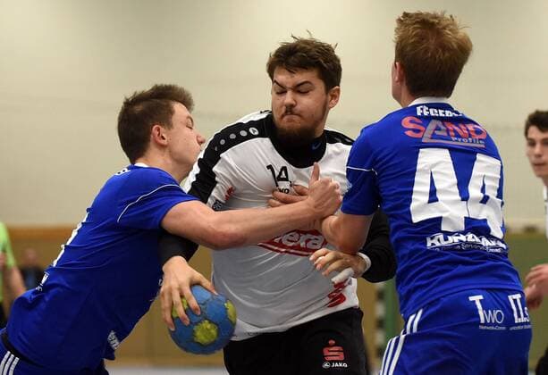 05 11 2017 xpsx Handball A Youth 1 Bundesliga HSG Hanau TVG Junior Academy v Tim Timglöckner TVG Dennis Daschevski Hanau Jan Fegert TVG Hanau Hessen Germany