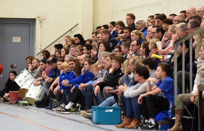 05 11 2017 xpsx Handball A Youth 1 Bundesliga HSG Hanau TVG Junior Academy v l Spectator Fans Hanau Hessen Germany