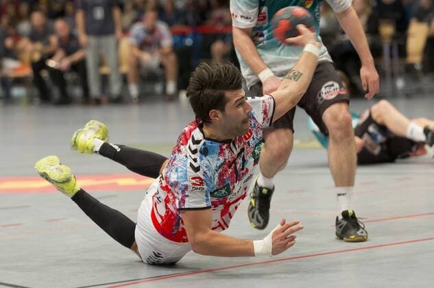 Handball Handball 3 Liga Nord 2017 2018 Handball Sportverein Hamburg vs Oranienburger HC Kevin Herbst Hamburg successful goal throw Sporthalle Hamburg Hamburg
