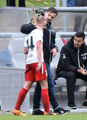 05 11 2017 xhbx Football 1 Bundesliga Women 1 FFC Frankfurt SV Werder Bremen emspor v 1 Jackie Groenen 1 FFC Frankfurt Coach Niko Arnautis 1 FFC Frankfurt Frankfurt am Main