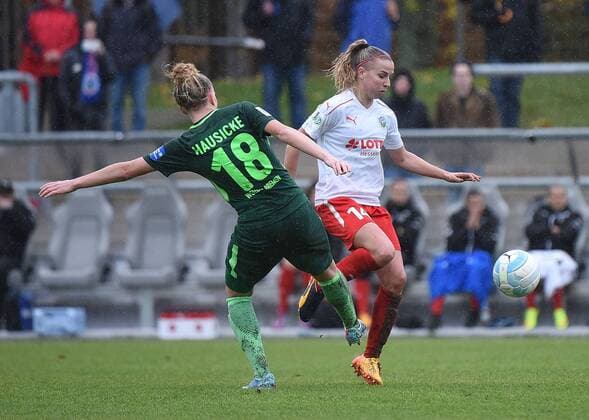 05 11 2017 xhbx Football 1 Bundesliga Women 1 FFC Frankfurt SV Werder Bremen emspor v Lina Hausicke SV Werder Bremen Women Jackie Groenen 1 FFC Frankfurt Frankfurt am Main