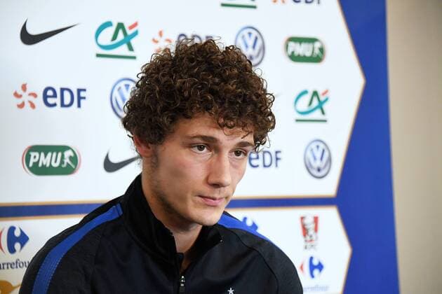 Benjamin Pavard FOOTBALL Conference de Presse Equipe de France Clairefontaine 06 11 2017 AnthonyBIBARD FEP Panoramic 