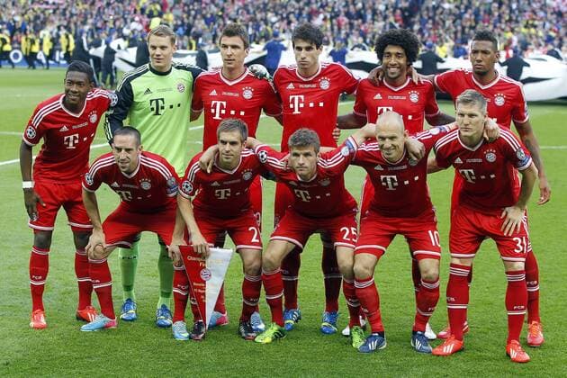 LONDON 25 05 2013 Wembley Stadium Champions Leaque Finale Borussia Dortmund Bayern Munchen 1 2 Arjen Robben wins after two lost finals in the Champions Leaque finally the cup with the big ears Team photo elftalfoto borussia dortmund bayern munchen