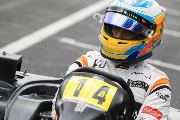 Formel 1, GP Brasilien, Kartrennen November 8, 2017 - Sao Paulo, Sao Paulo, Brazil - Nov, 2017 - Sao Paulo, Sao Paulo, Brazil - Spanish rider FERNANDO ALONSO (photo) and his teammate Belgian STOFFEL VANDOORNE of McLaren Honda participated in a Kart race at the Granja Viana kartodromo in Sao Paulo (SP) on Wednesday (8). The pilots are in Brazil to participate in the Formula 1 Grand Prix next Sunday. Fernando Alonso runs in a kart track in Sao Paulo - ZUMAc168 20171108_zap_c168_002 Copyright: xMarceloxChellox