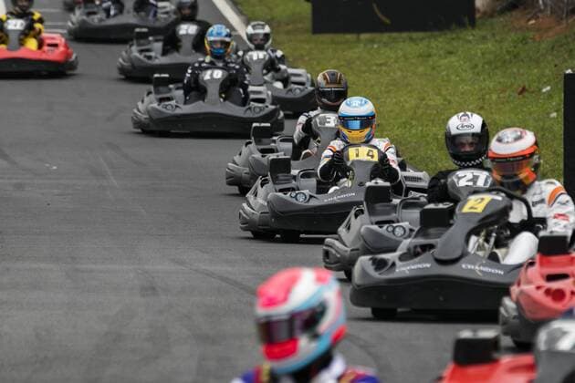 Formel 1, GP Brasilien, Kartrennen November 8, 2017 - Sao Paulo, Sao Paulo, Brazil - Nov, 2017 - Sao Paulo, Sao Paulo, Brazil - Spanish rider FERNANDO ALONSO (number 14) and his teammate Belgian STOFFEL VANDOORNE of McLaren Honda participated in a Kart race at the Granja Viana kartodromo in Sao Paulo (SP) on Wednesday (8). The pilots are in Brazil to participate in the Formula 1 Grand Prix next Sunday. Fernando Alonso runs in a kart track in Sao Paulo - ZUMAc168 20171108_zap_c168_005 Copyright: xMarceloxChellox