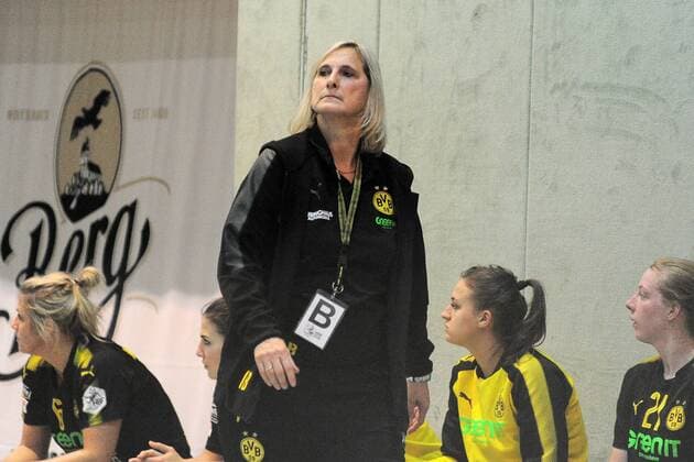 Ildiko Barna Borussia Dortmund coach TusSies Metzingen handball league match 08 11 2017 Photo TBaur Eibner Metzingen Copyright: xBaurT Eibner-Pressefotox EP_ToBa