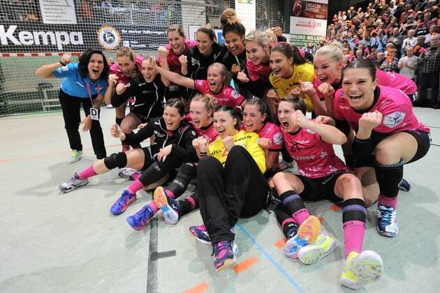 Cheers at the Tussies on the home win TusSies Metzingen Handball league game 08 11 2017 Photo TBaur Eibner Metzingen Copyright: xBaurT Eibner-Pressefotox EP_ToBa