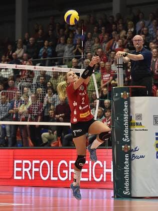 8 November 2017 Mareen Apitz DSC puts the ball Dresdner SC MTV Allianz Stuttgart 3 2 DVV volleyball 1 Bundesliga